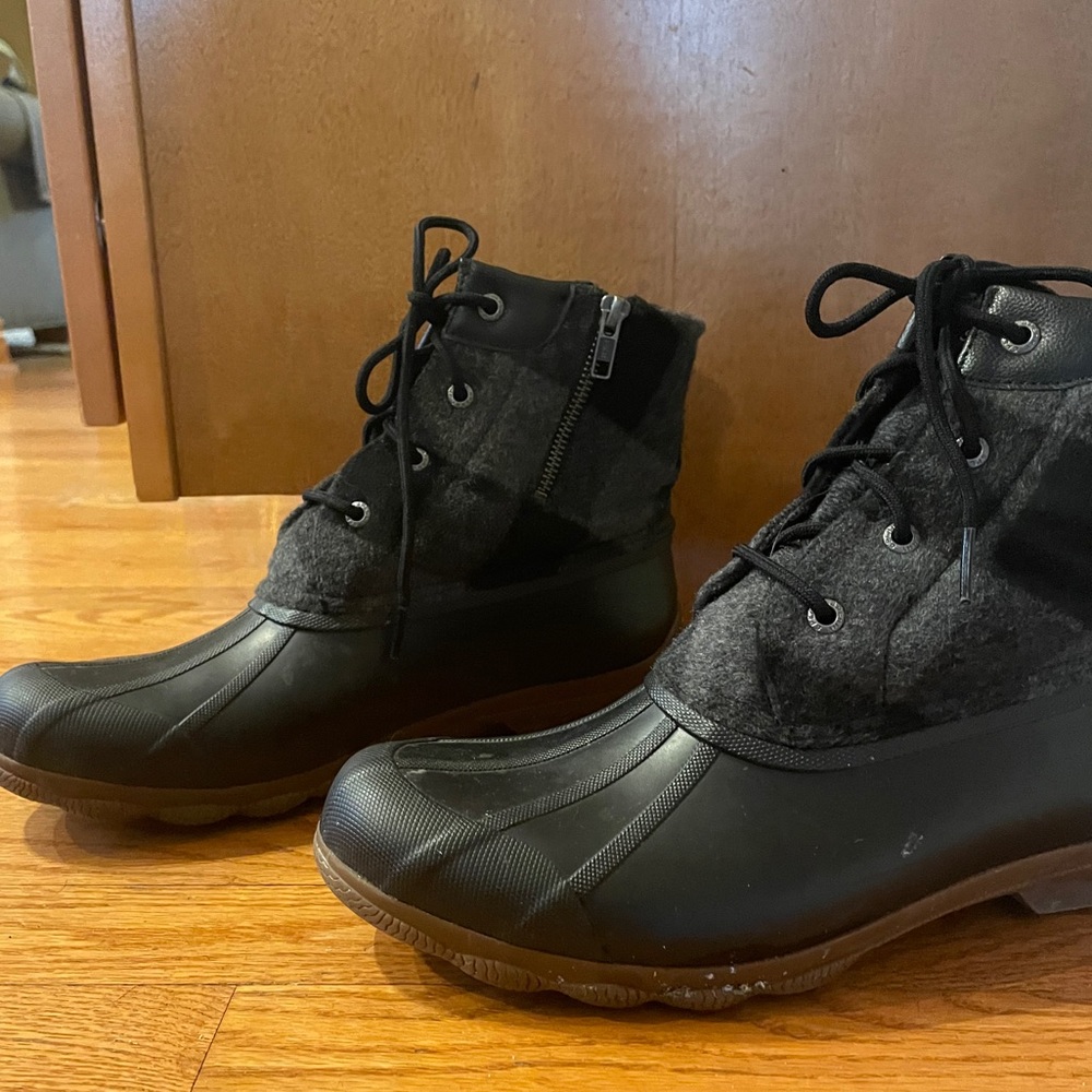 Black and grey Sherry boots